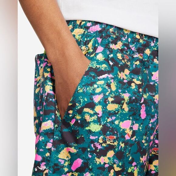 Nike Sportswear Trek Division Woven Flow Shorts - Picture 4 of 12